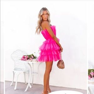 STRAPLESS TULLE MINI DRESS - HOT PINK